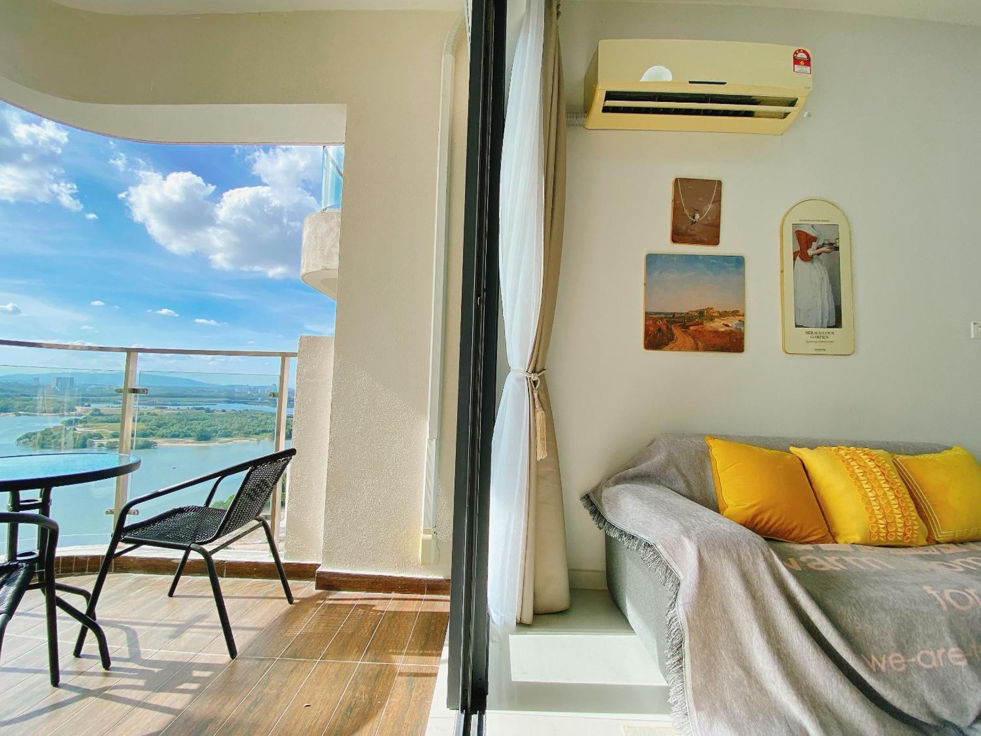 Ferienwohnung Country Garden Danga Bay By Lions Bay Johor Bahru Exterior foto