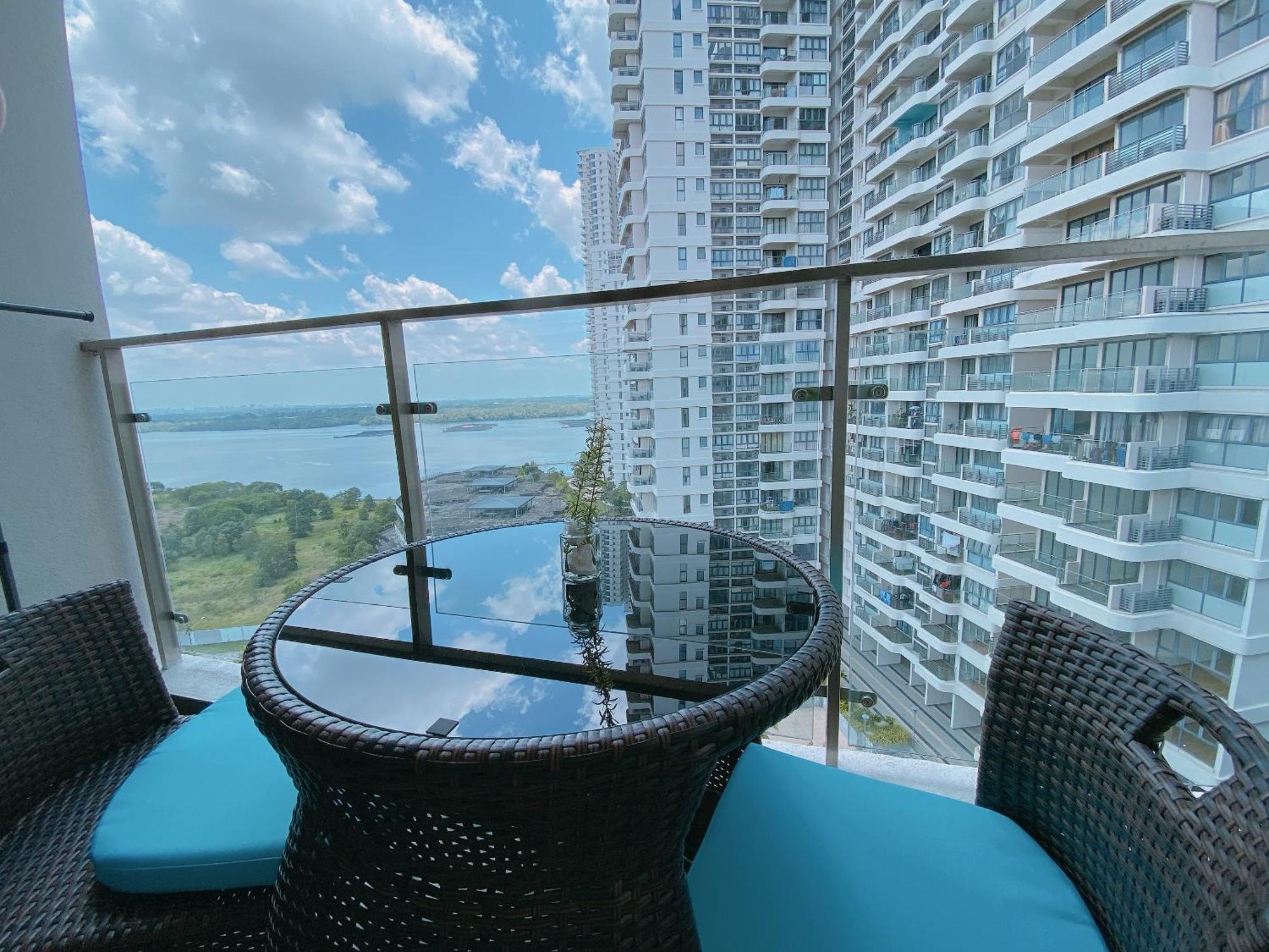 Ferienwohnung Country Garden Danga Bay By Lions Bay Johor Bahru Zimmer foto