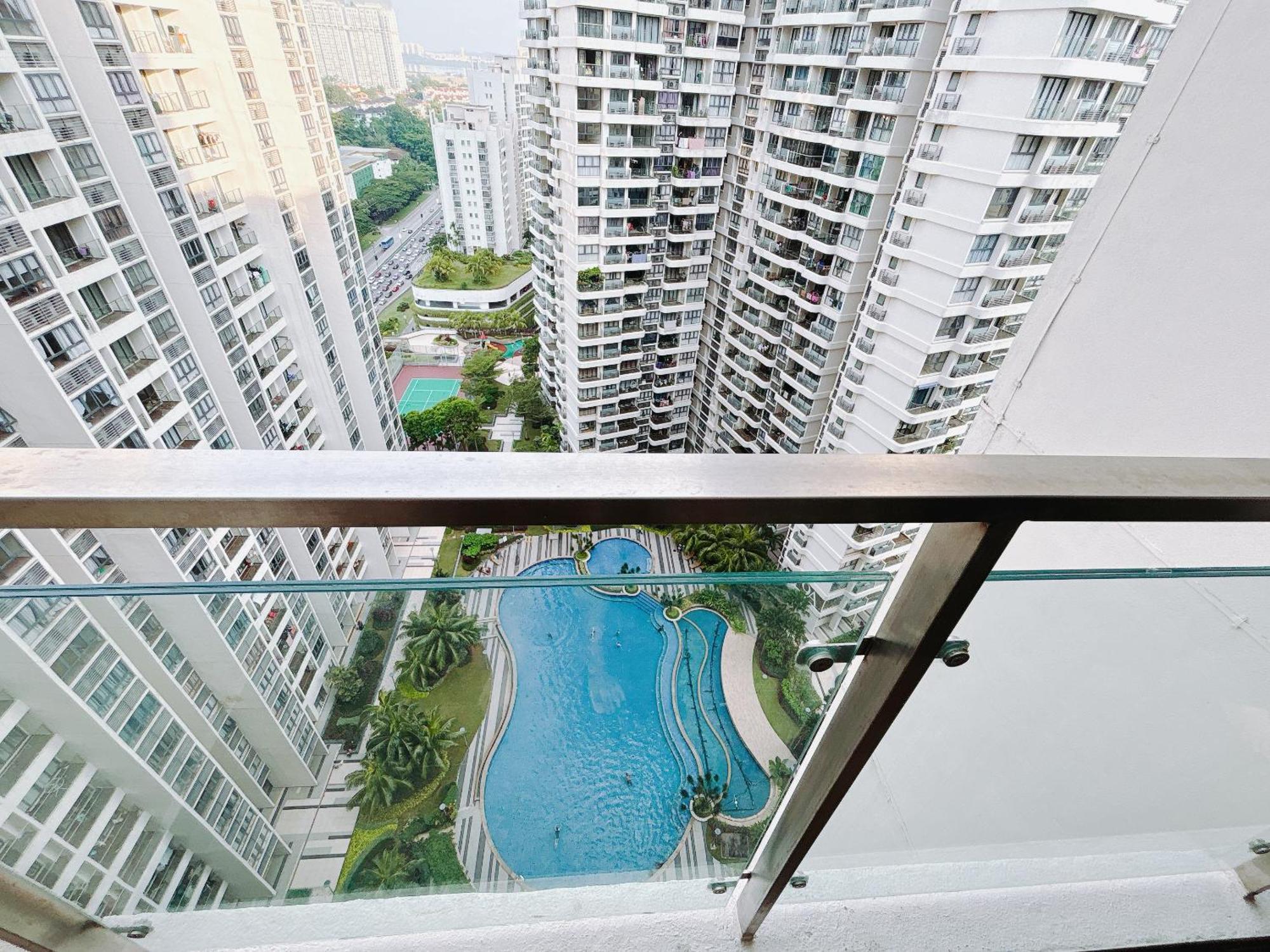 Ferienwohnung Country Garden Danga Bay By Lions Bay Johor Bahru Zimmer foto